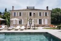 Le Château Réal Hôtels à : Saint-Seurin-de-Cadourne
