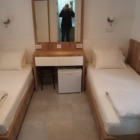 Lindos Pension
