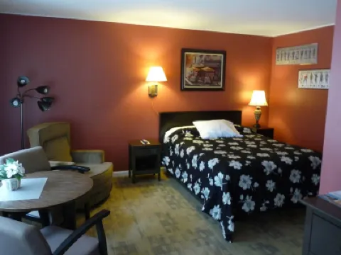 Country Villa Motel Отели в г. 