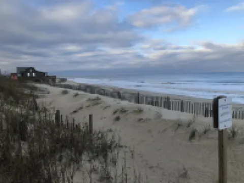 Blackbeard's Retreat - Historic and Pet Friendly 3 Bedroom Cottage by RedAwning Hoteles en Kitty Hawk
