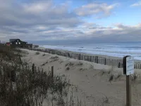 Blackbeard's Retreat - Historic and Pet Friendly 3 Bedroom Cottage by RedAwning Hotels in Kitty Hawk