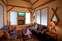 Cottam's Lodge by Alpine Village Suites Hotels in Taos Ski Valley