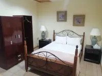 弗朗西斯科公寓飯店 Yoga Massage Therapy附近的飯店