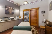 Cripple Creek Hospitality House & Travel Park Hotels in Cripple Creek