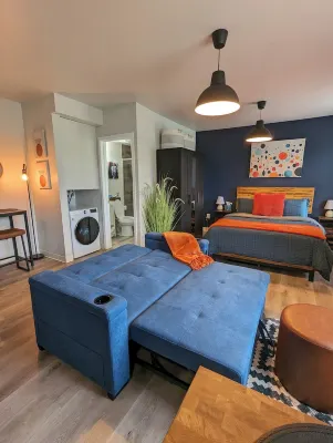 Work/Play Base: Park Free, 10mins DTWN, Fast WiFi