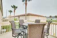 South Padre Island Condo Near Beach w/ Balcony! - parking