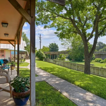 Blanco Riverside Cottages