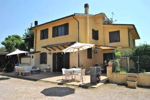 Holiday Resorts for 10 Persons, with Swimming Pool, Wifi and Air Conditioner