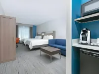 Holiday Inn Express & Suites Marshall