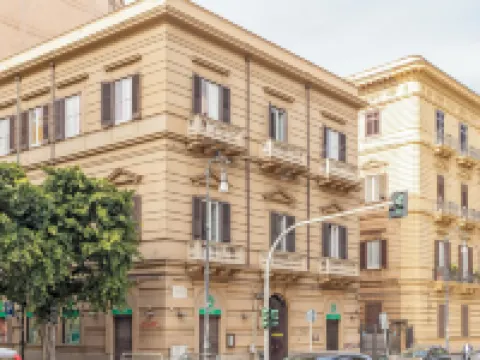 ア カーサ ディ アミーチ パレルモのホテル