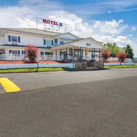 Motel 6 Front Royal, VA