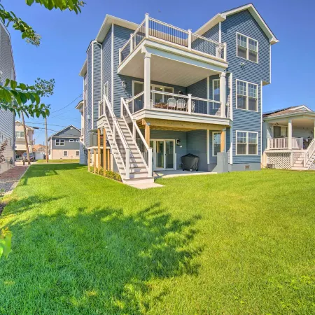 Gorgeous Newly Built Home Golf Course View!