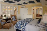 The Inn at Pleasant Beach Hotels in Bainbridge Island