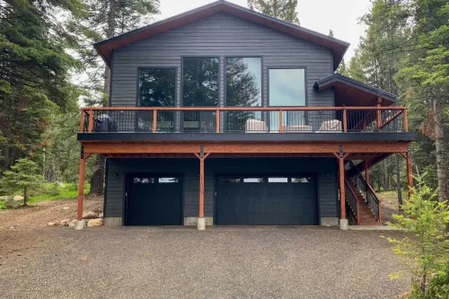 McCall Family Retreat | Pool, Hot Tub & Bikes - 3-Sterne