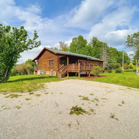 4 Mi to Grandfather Mtn! Family-Friendly Cabin