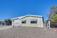 Bullhead City Home w/ Fire Pit - Walk to CO River!