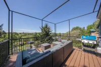 High Point Guesthouse - Next to Seattle Chinese Garden Hotels in White Center