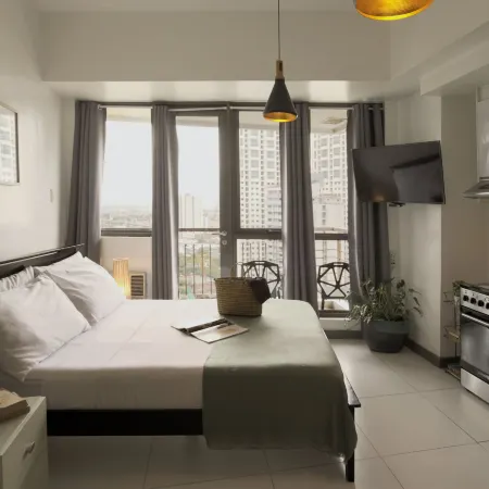 KL Tower Makati Apartments by PH Staycation