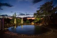 Mount Grace Hotel & Spa - Rooftop Pools