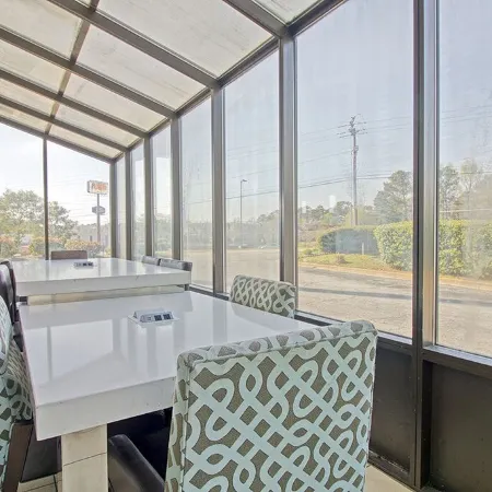 Regency Inn & Suites