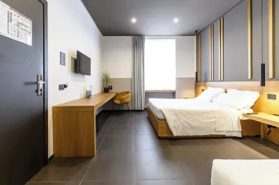 Central Lodge Hotel Các khách sạn gần Đấu trường La Mã