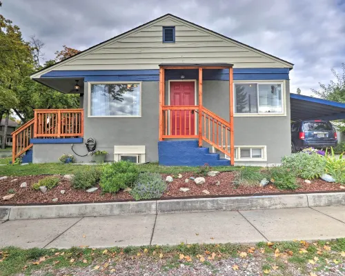 Comfy and Cozy Kalispell Home Walk to Downtown فنادق في كاليسبيل