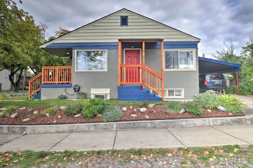 Comfy and Cozy Kalispell Home Walk to Downtown