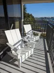 Harbor Inn