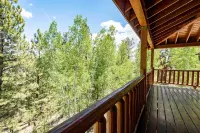 Cozy Cabin w/ Hot tub near amazing fishing lake!
