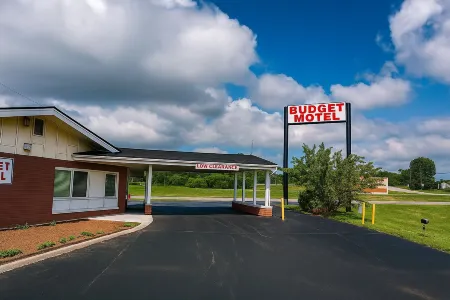 Budget Motel Granite City/St Louis Area Отели в г. Понтун Бич
