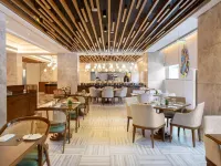 The Leela Hyderabad - С баром
