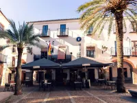 Hotel Las Palmeras by Vivere Stays - 2-Star