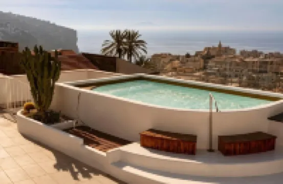 Domo 20 Hotel & Rooftop