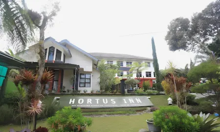 Hortus Inn Tawangmangu Отели в г. Тавангмангу
