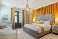 Luxe 7Bdr Oasis w Pool Putting Green Game Room Villa Del Gallo by AvantStay Hotels in Bermuda Dunes