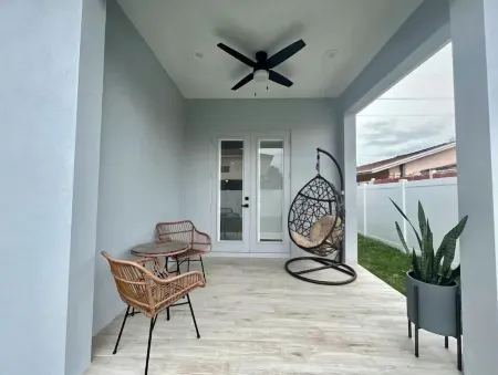 New Build 3BR Lux West Tampa House WALK To Stadium