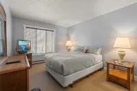 Slalom by Avantstay Walk to Ski Slopes! Hotels near The Poconos Farm Market