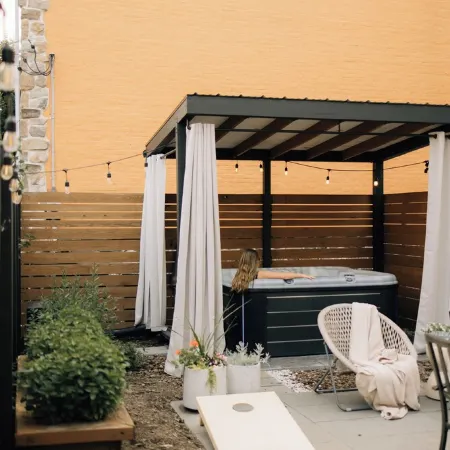 Four Bed Family Stay. Near Sight and Sound. Hot Tub. Full Kitchen.
