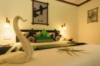 Amritara Shalimar Spice Garden Resort & Spa - bar