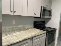 Warm and Cozy Home in Quiet Neighborhood!! LLC