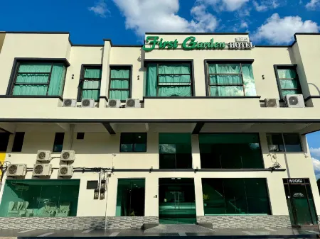 First Garden Hotel By KR Cosmos Sdn Bhd Отели рядом с Аэропорт Куантан