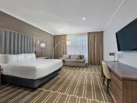 Sutton Place Hotel Toronto Hotels near Metro Hall