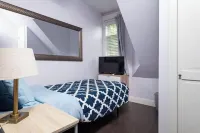 Stylish Boston-Area Duplex - Free Parking, Yard, Comfortable Stay