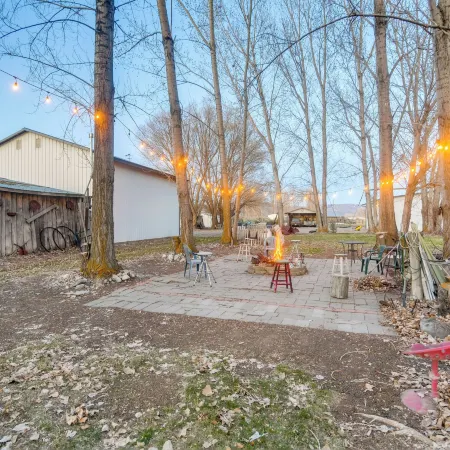 Farmhouse w/ Horse Corral Near Wind River Arena
