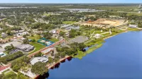 Beautiful 1 bedroom/1 bath unit in Downtown Clermont at Lake Minneola - 4 estrellas