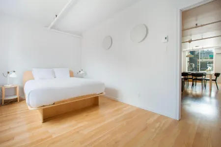 Les Lofts St-Roch - PAR les Lofts Vieux-Québec Отели рядом с достопримечательностью «Cartier-Brébeuf National Historic Site»