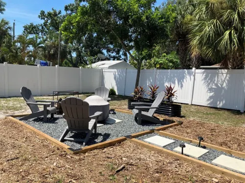 Ultra-cute, newly renovated modern 2/1 home