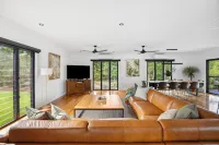 Oasis by Anglers Choice فنادق في Dundee Beach