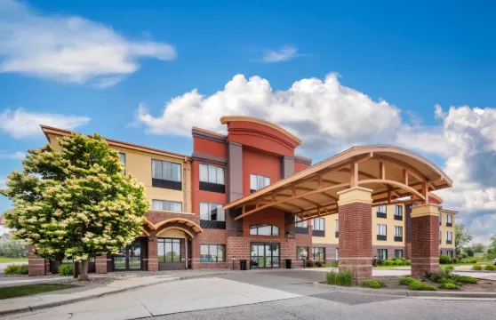 克拉麗奧波恩特蘇福爾斯機場酒店