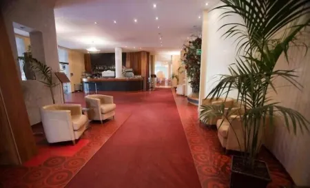 Hotel le Cardinal Отели в г. Нонантола